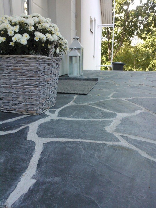 Oriveden Tumma lattiakivi